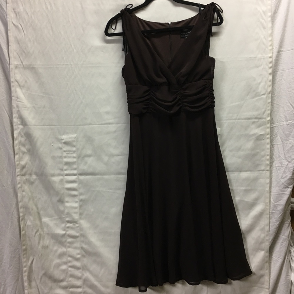 Connected Petite brown‎ vneck zipper dress